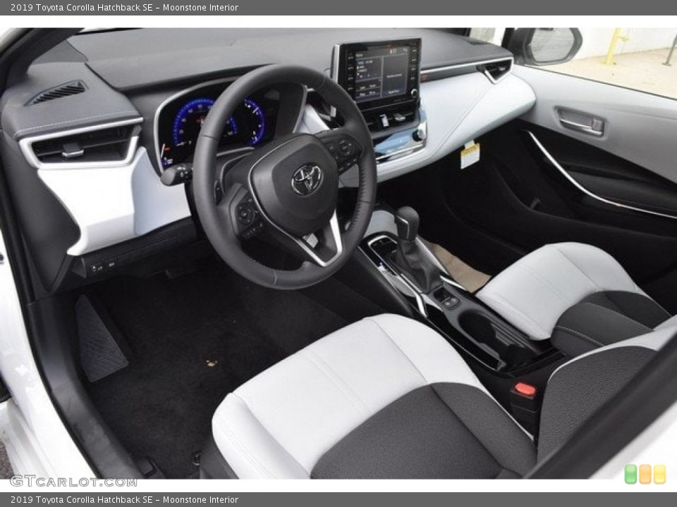 Moonstone Interior Photo for the 2019 Toyota Corolla Hatchback SE #129582591