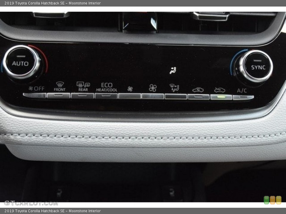 Moonstone Interior Controls for the 2019 Toyota Corolla Hatchback SE #129583032