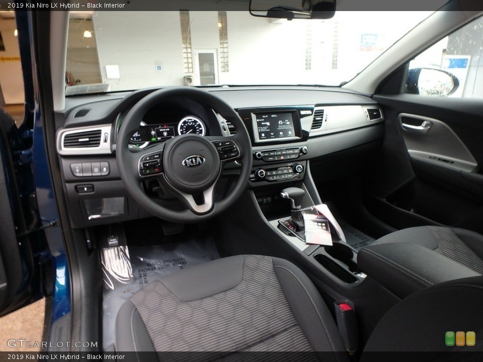 Black Interior Photo for the 2019 Kia Niro LX Hybrid #129585200