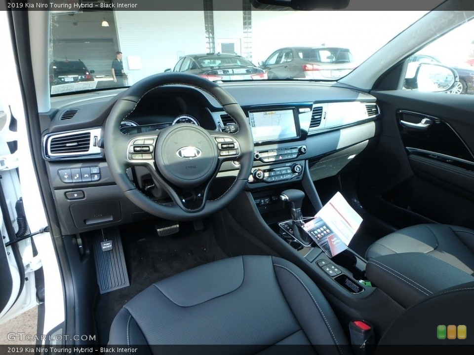 Black Interior Photo for the 2019 Kia Niro Touring Hybrid #129587265