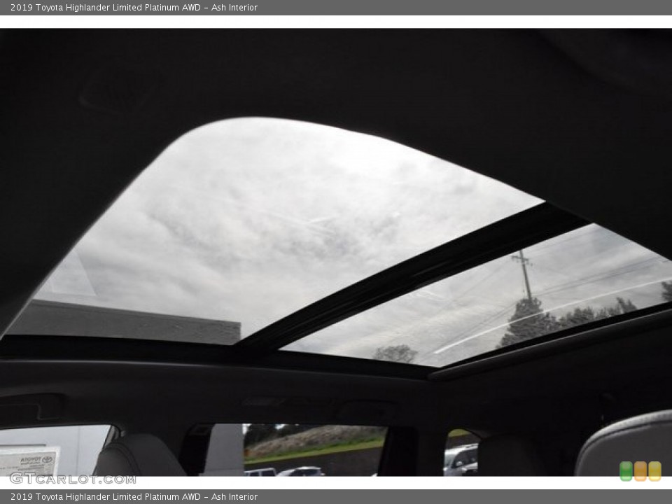 Ash Interior Sunroof for the 2019 Toyota Highlander Limited Platinum AWD #129618269