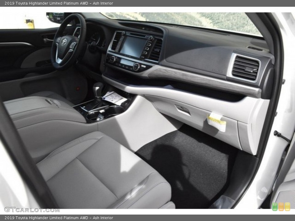 Ash Interior Dashboard for the 2019 Toyota Highlander Limited Platinum AWD #129618308