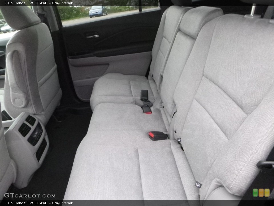 Gray Interior Rear Seat for the 2019 Honda Pilot EX AWD #129619325