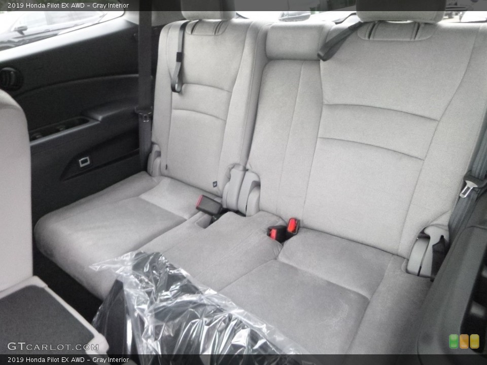 Gray Interior Rear Seat for the 2019 Honda Pilot EX AWD #129619343