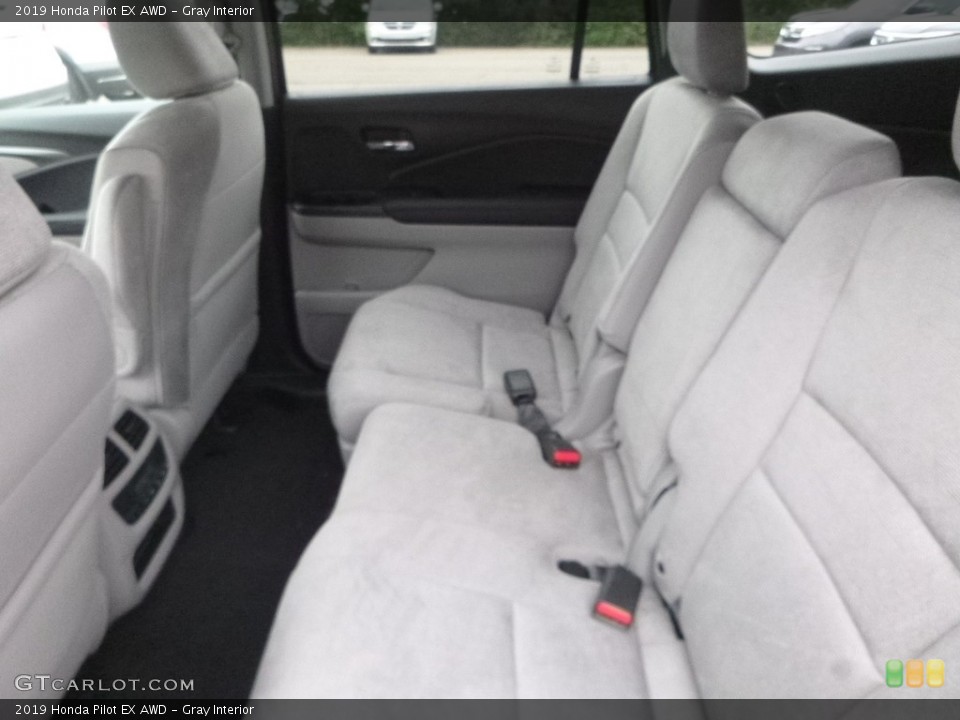 Gray Interior Rear Seat for the 2019 Honda Pilot EX AWD #129620114