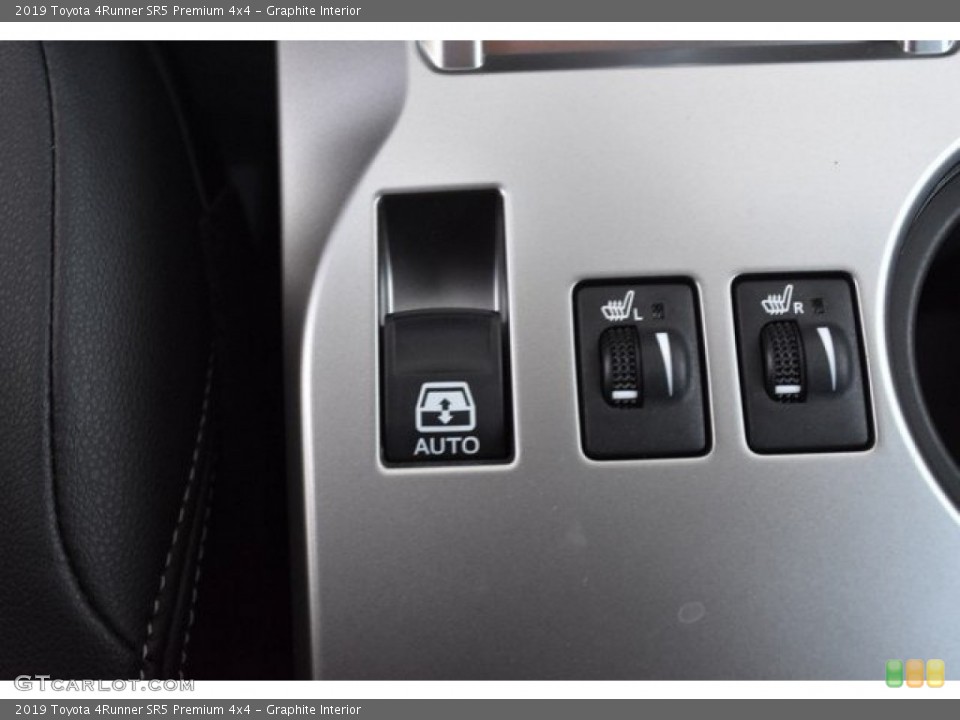 Graphite Interior Controls for the 2019 Toyota 4Runner SR5 Premium 4x4 #129624605