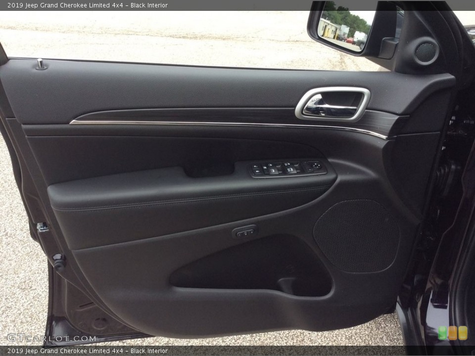 Black Interior Door Panel for the 2019 Jeep Grand Cherokee Limited 4x4 #129625118