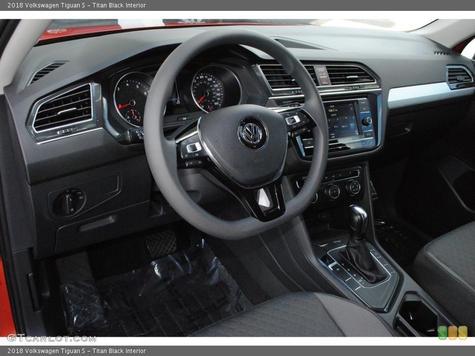 Titan Black Interior Photo for the 2018 Volkswagen Tiguan S #129651232