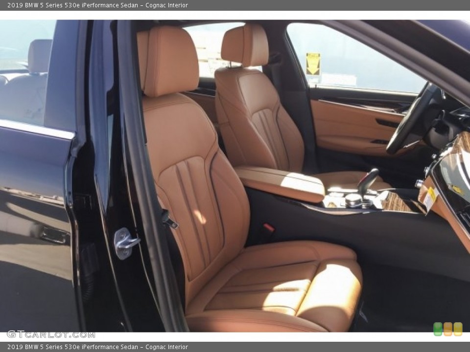 Cognac Interior Photo for the 2019 BMW 5 Series 530e iPerformance Sedan #129664996