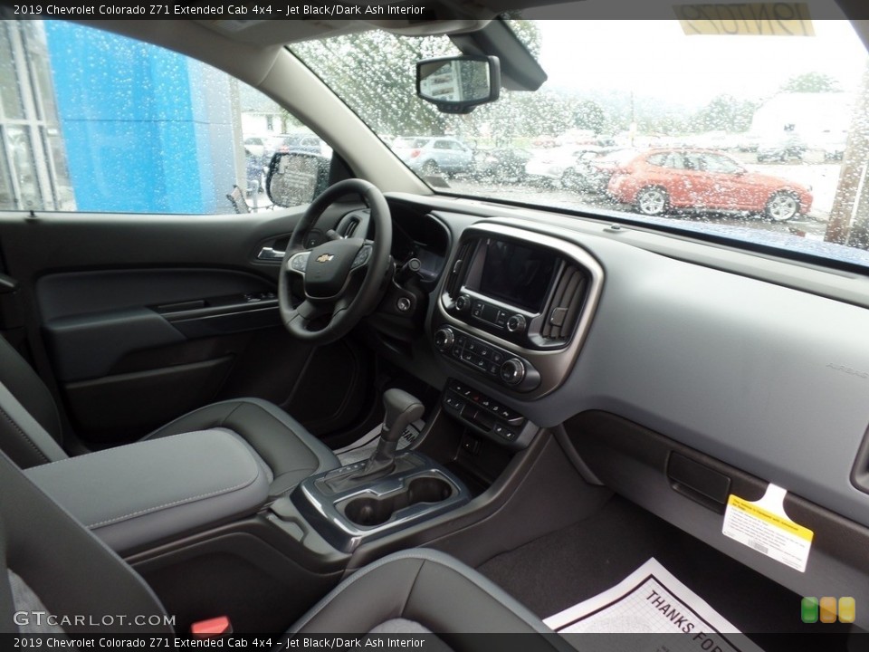 Jet Black/Dark Ash Interior Dashboard for the 2019 Chevrolet Colorado Z71 Extended Cab 4x4 #129704612