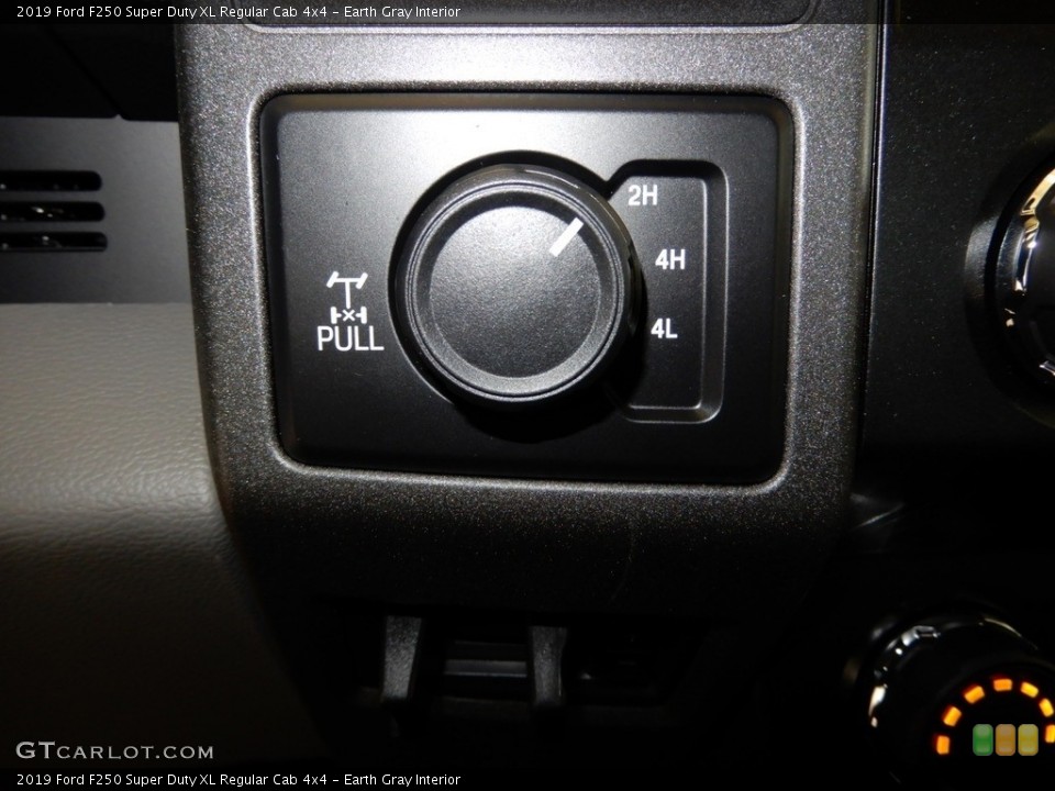 Earth Gray Interior Controls for the 2019 Ford F250 Super Duty XL Regular Cab 4x4 #129708863