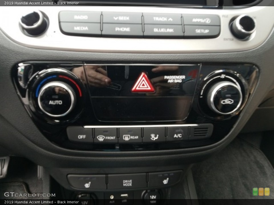 Black Interior Controls for the 2019 Hyundai Accent Limited #129735058