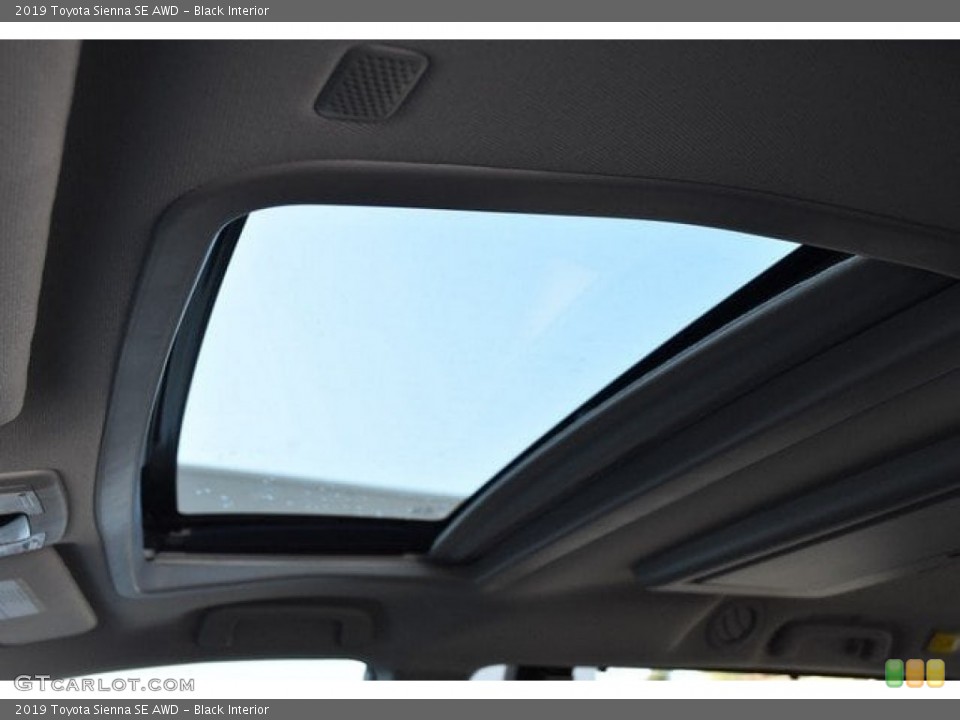 Black Interior Sunroof for the 2019 Toyota Sienna SE AWD #129765104