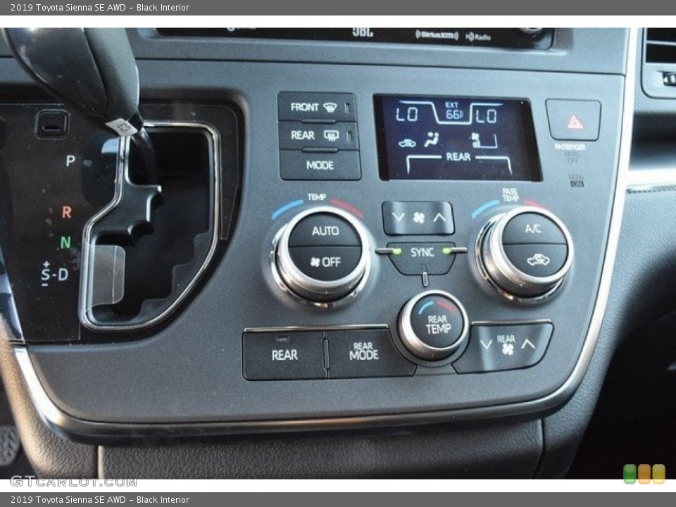 Black Interior Controls for the 2019 Toyota Sienna SE AWD #129765476