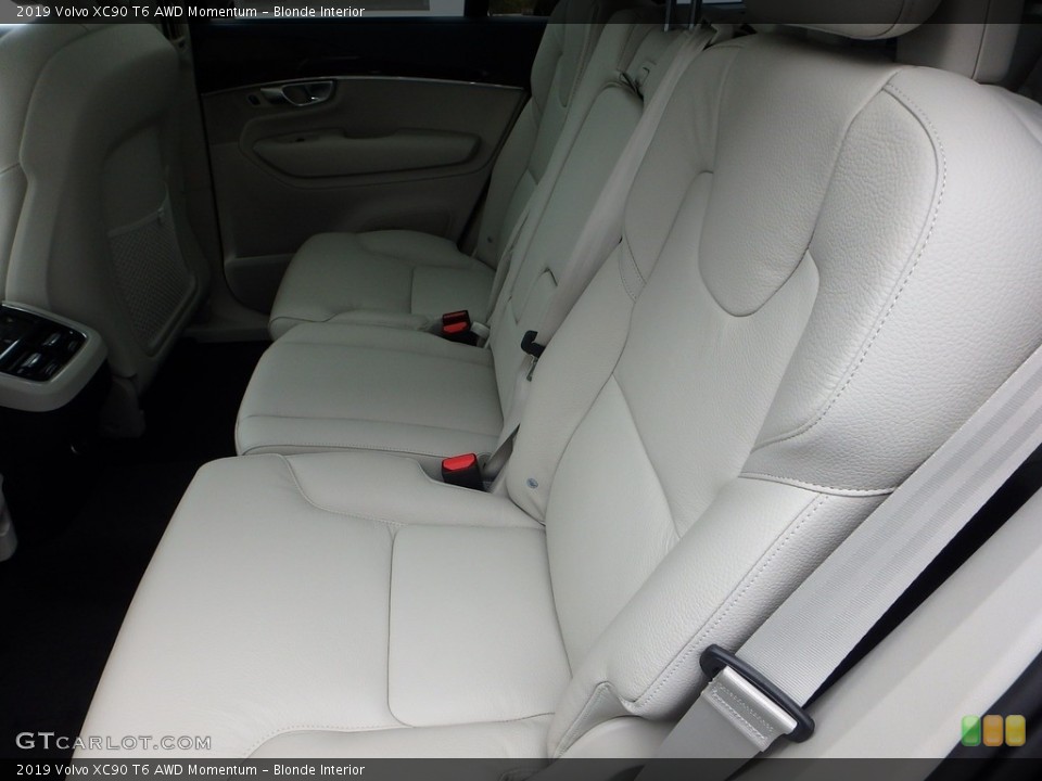 Blonde Interior Rear Seat for the 2019 Volvo XC90 T6 AWD Momentum #129769521