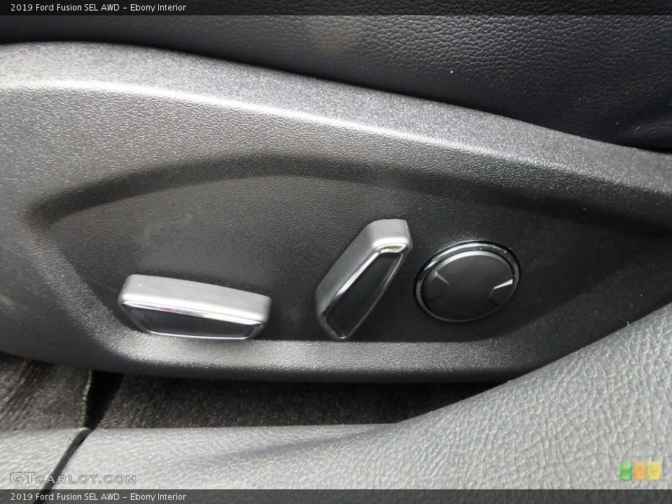 Ebony Interior Controls for the 2019 Ford Fusion SEL AWD #129772677