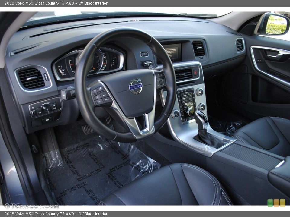Off Black Interior Photo for the 2018 Volvo V60 Cross Country T5 AWD #129786303