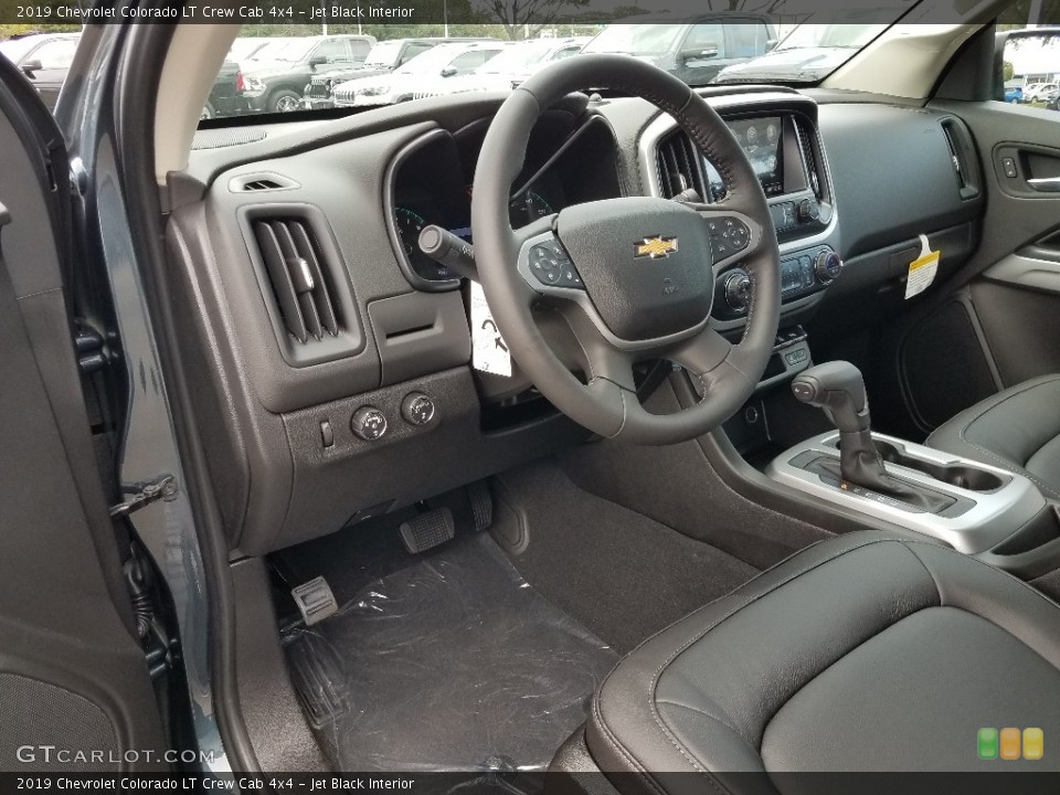 Jet Black Interior Photo for the 2019 Chevrolet Colorado LT Crew Cab 4x4 #129827455