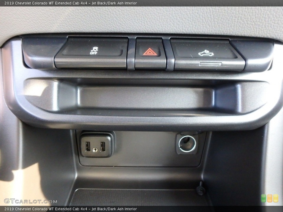 Jet Black/Dark Ash Interior Controls for the 2019 Chevrolet Colorado WT Extended Cab 4x4 #129829882