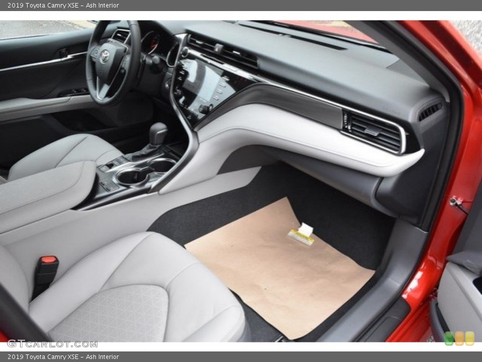 Ash Interior Photo for the 2019 Toyota Camry XSE #129851256