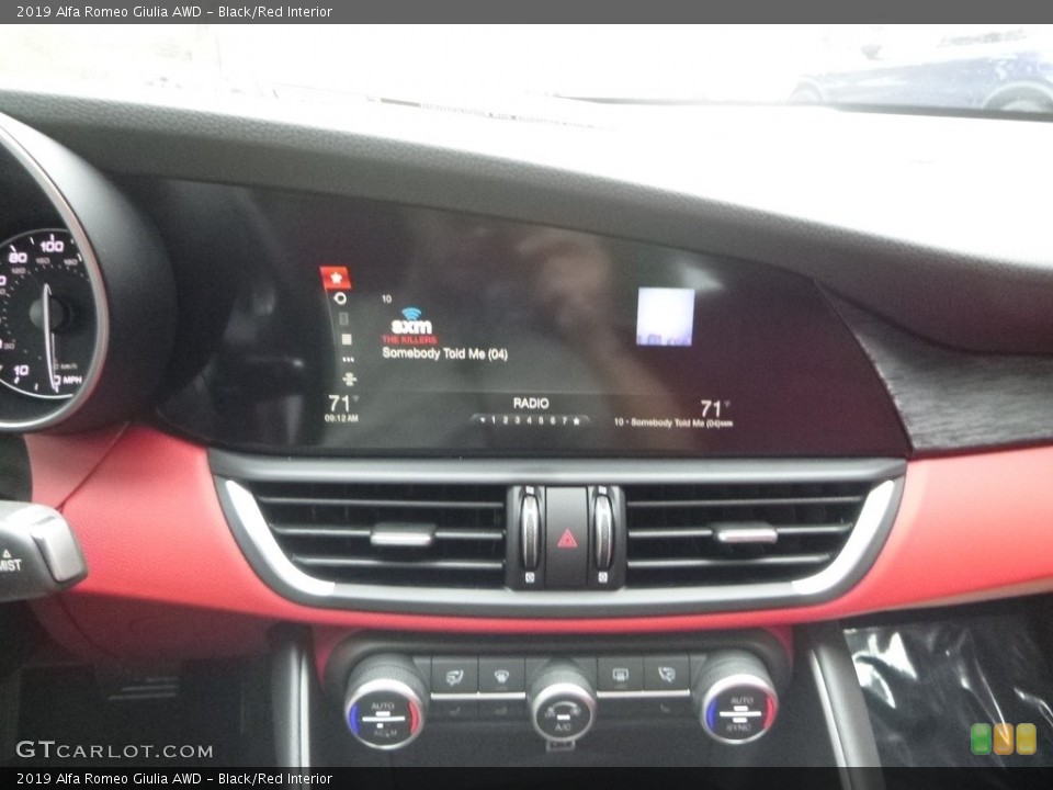 Black/Red Interior Controls for the 2019 Alfa Romeo Giulia AWD #129864205