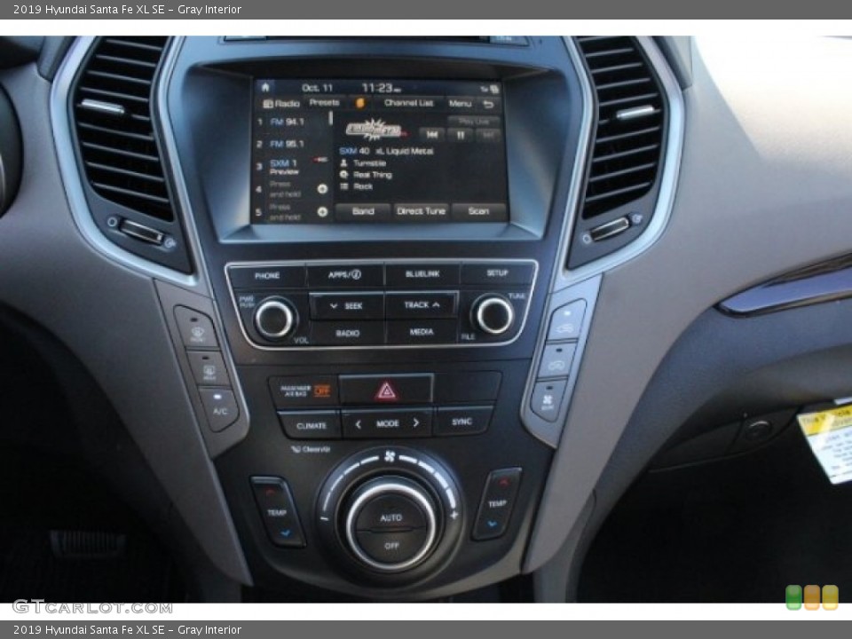 Gray Interior Controls for the 2019 Hyundai Santa Fe XL SE #129867439