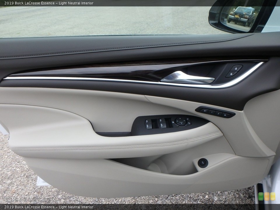 Light Neutral Interior Door Panel for the 2019 Buick LaCrosse Essence #129878260