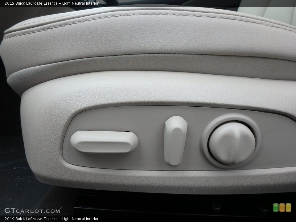 Light Neutral Interior Controls for the 2019 Buick LaCrosse Essence #129878281