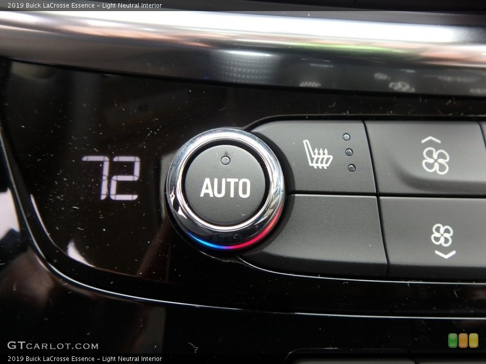 Light Neutral Interior Controls for the 2019 Buick LaCrosse Essence #129878365