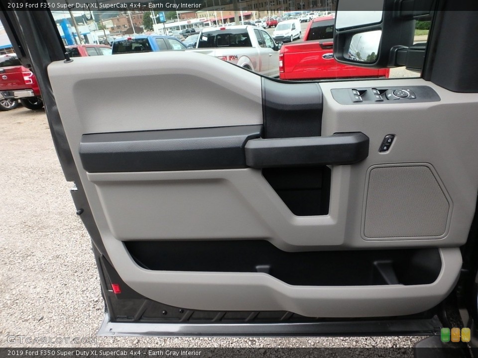 Earth Gray Interior Door Panel for the 2019 Ford F350 Super Duty XL SuperCab 4x4 #129890254