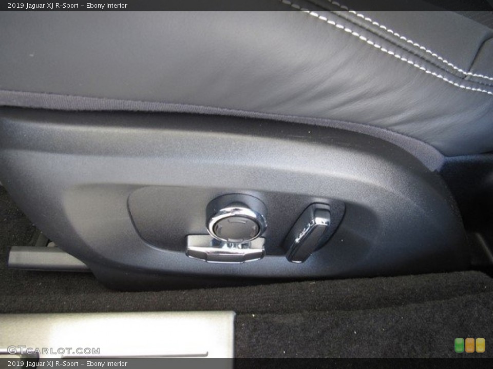 Ebony Interior Controls for the 2019 Jaguar XJ R-Sport #129906195