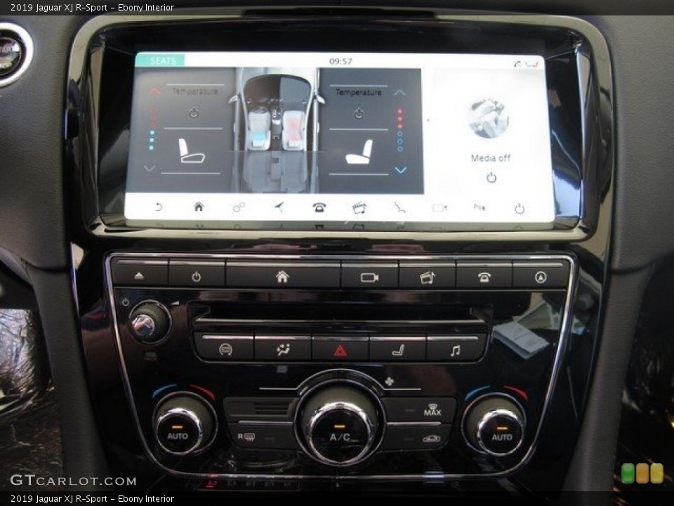 Ebony Interior Controls for the 2019 Jaguar XJ R-Sport #129906414
