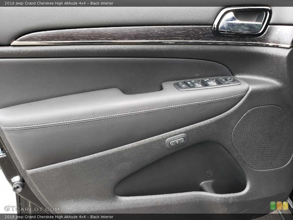 Black Interior Door Panel for the 2019 Jeep Grand Cherokee High Altitude 4x4 #129929965