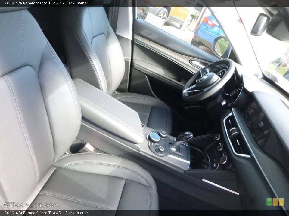 Black Interior Photo for the 2019 Alfa Romeo Stelvio Ti AWD #129970019