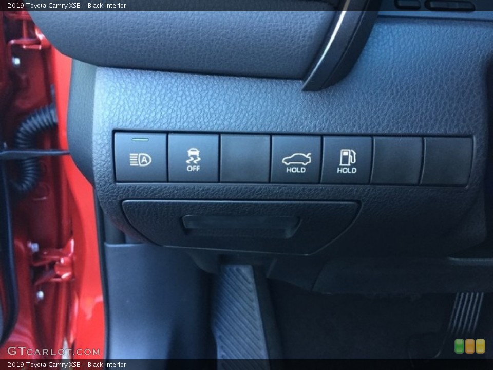 Black Interior Controls for the 2019 Toyota Camry XSE #129993268