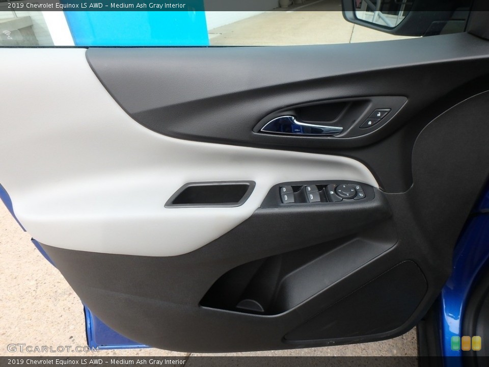 Medium Ash Gray Interior Door Panel for the 2019 Chevrolet Equinox LS AWD #129999513