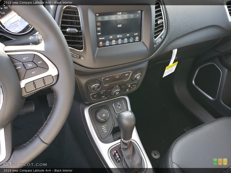 Black Interior Controls for the 2019 Jeep Compass Latitude 4x4 #129999576
