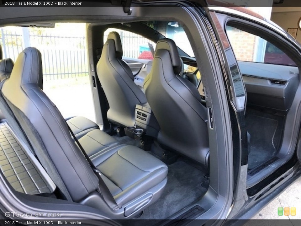Black Interior Rear Seat for the 2018 Tesla Model X 100D #130008147