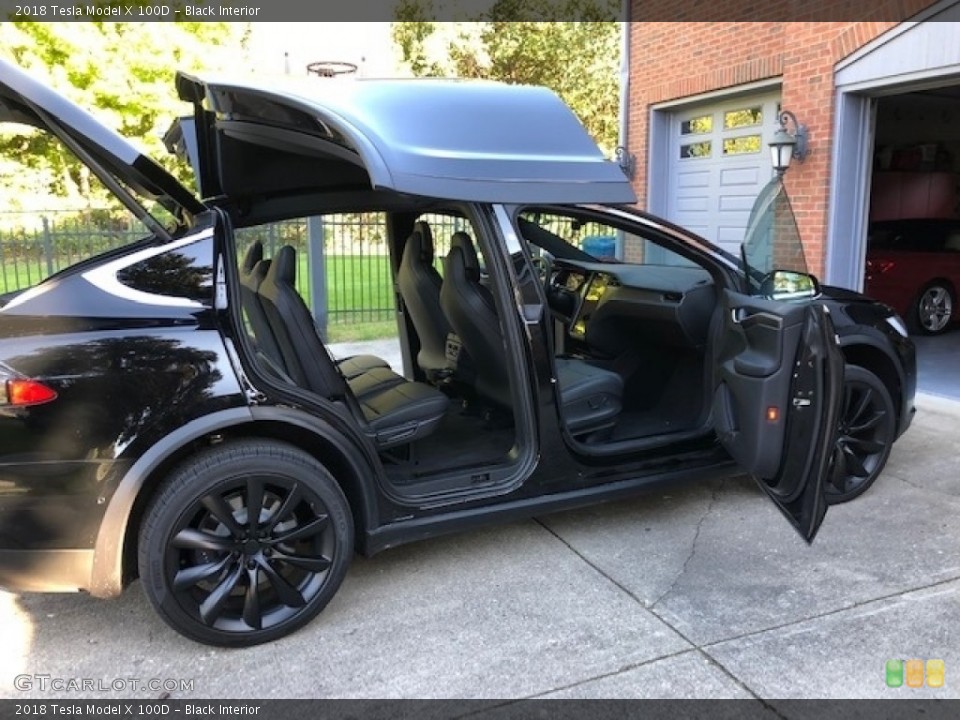 Black Interior Rear Seat for the 2018 Tesla Model X 100D #130008243