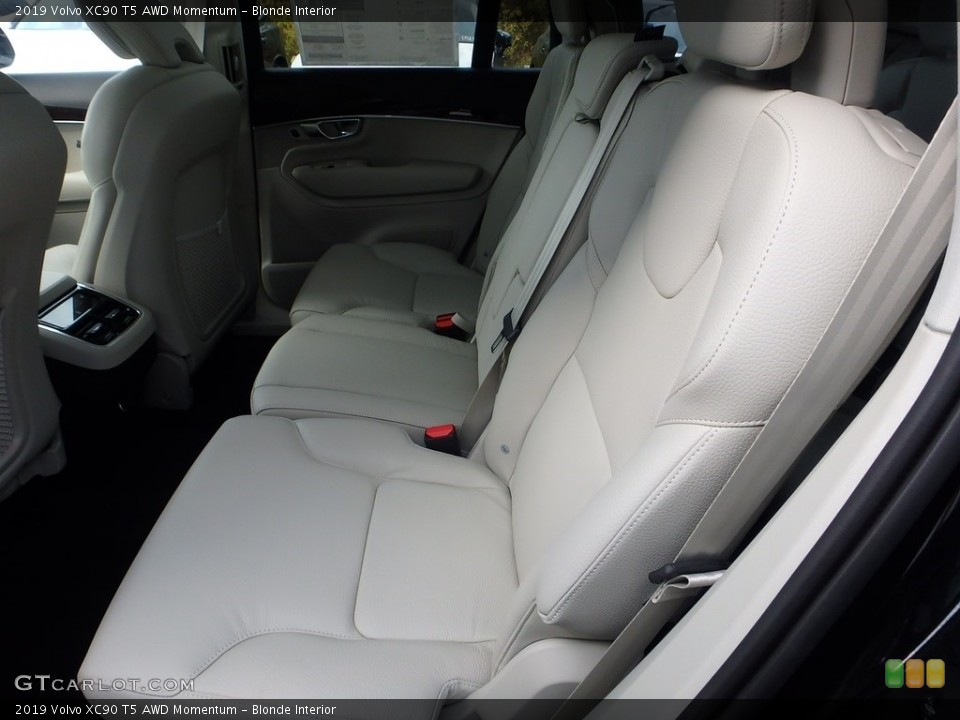 Blonde Interior Rear Seat for the 2019 Volvo XC90 T5 AWD Momentum #130014498