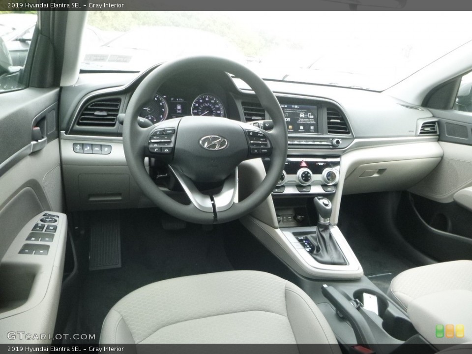 Gray Interior Photo for the 2019 Hyundai Elantra SEL #130018423