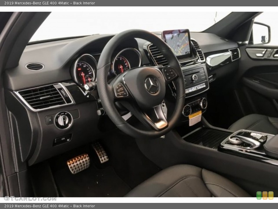 Black Interior Dashboard for the 2019 Mercedes-Benz GLE 400 4Matic #130019485