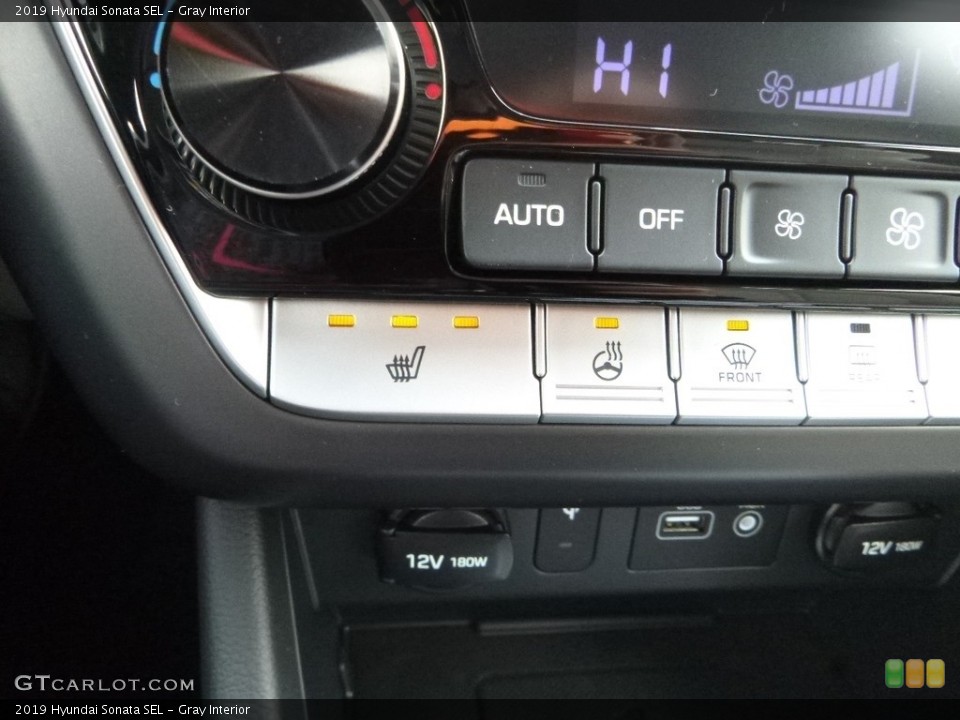 Gray Interior Controls for the 2019 Hyundai Sonata SEL #130020991