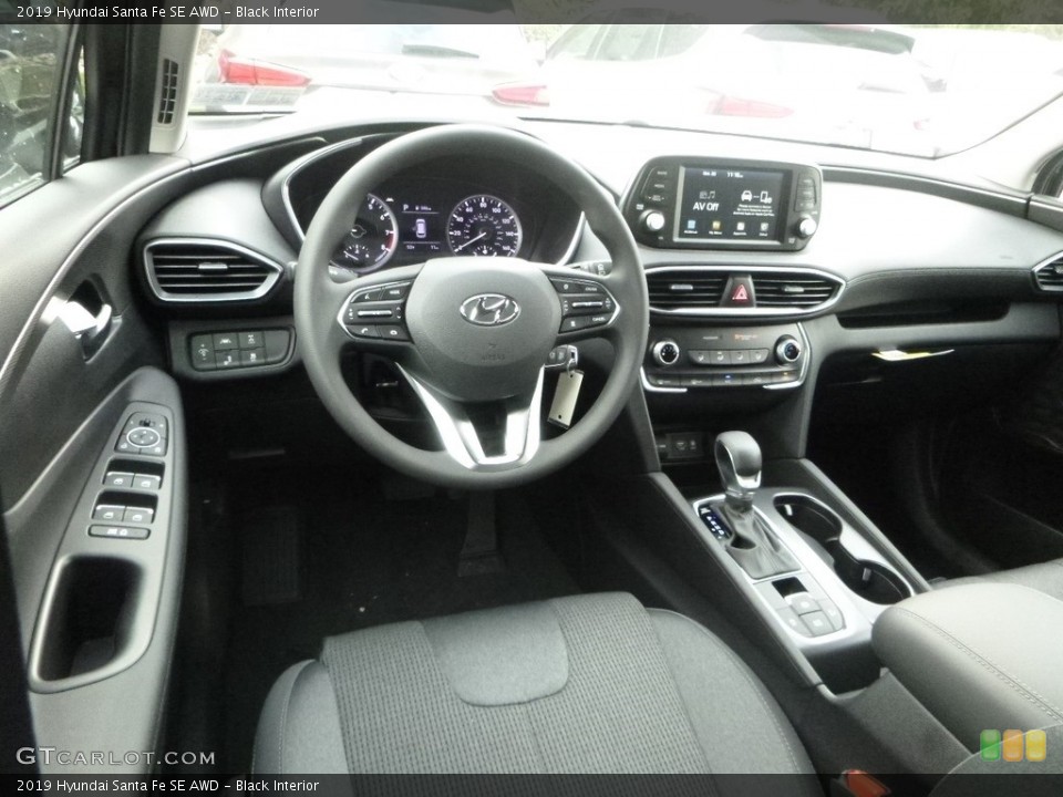 Black Interior Photo for the 2019 Hyundai Santa Fe SE AWD #130021258