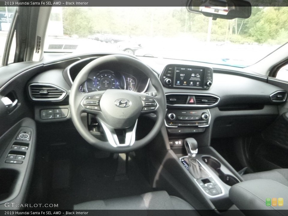 Black Interior Dashboard for the 2019 Hyundai Santa Fe SEL AWD #130021900