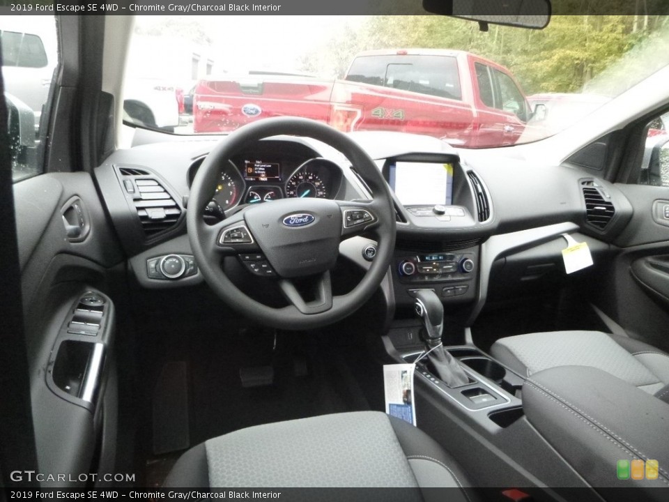 Chromite Gray/Charcoal Black Interior Photo for the 2019 Ford Escape SE 4WD #130022860