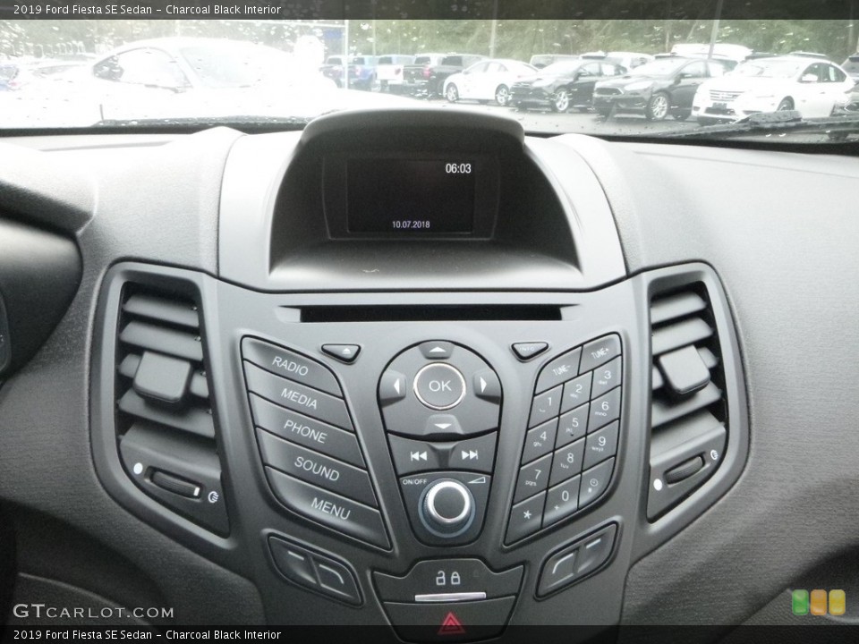 Charcoal Black Interior Controls for the 2019 Ford Fiesta SE Sedan #130023850