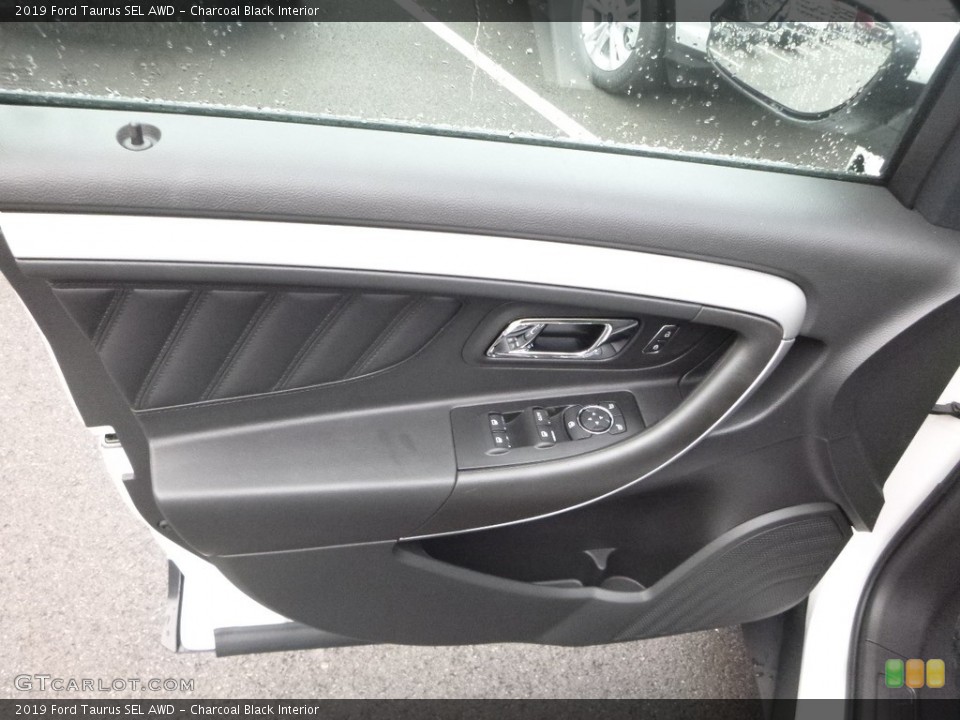 Charcoal Black Interior Door Panel for the 2019 Ford Taurus SEL AWD #130024069