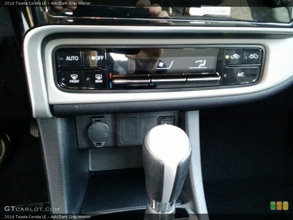 Ash/Dark Gray Interior Controls for the 2019 Toyota Corolla LE #130045699