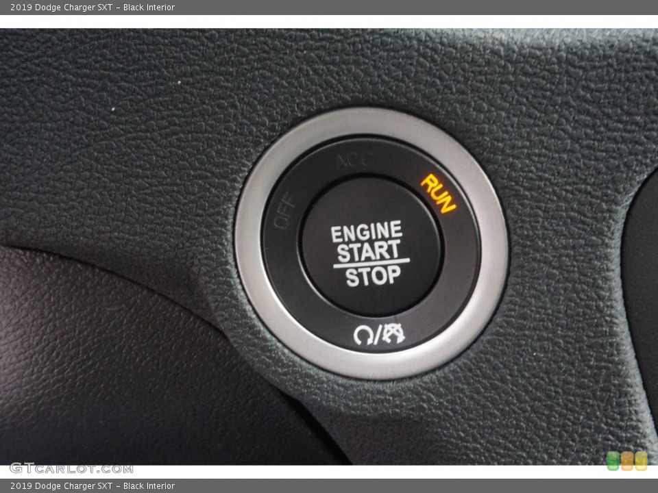 Black Interior Controls for the 2019 Dodge Charger SXT #130054385